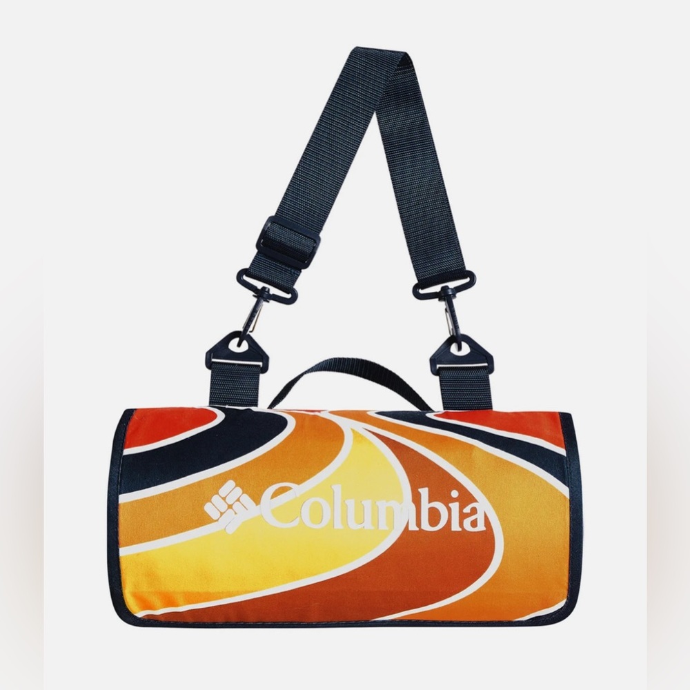 BRAND NEW! Columbia Outdoor Packable Waterproof Blanket 72 inch x 72 inch